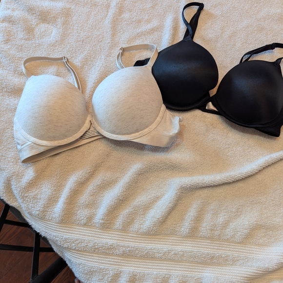 SOLD! Victoria's Secret Black and Cream Bra Duo - Picture 1 of 5